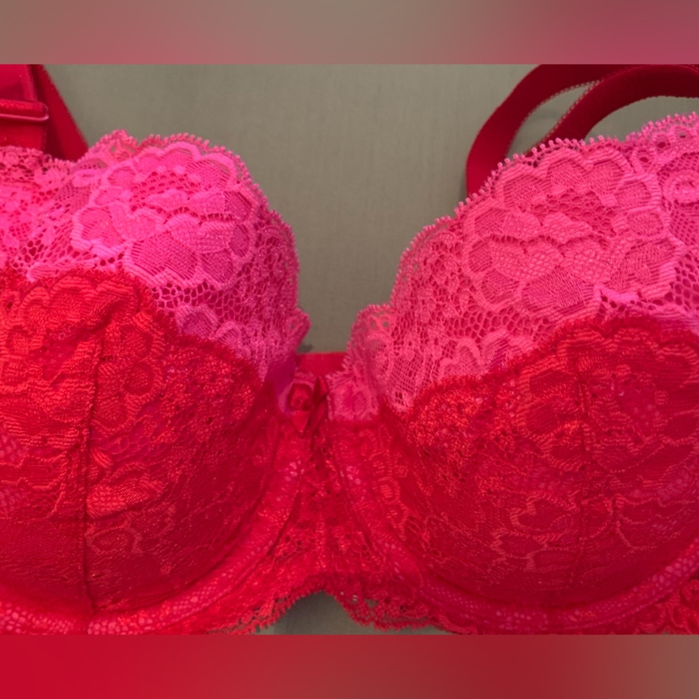 Victoria's Secret - Dream Angels Lined Demi Bra (pink/red, 34DD) *older style
